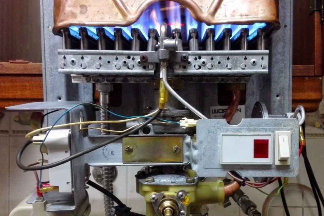 esquentador que não aquece sendo reparado pela Lider Canalizadores